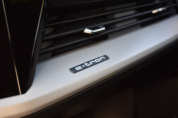 Audi Q4 e-tron 35 ADVANCED EDITION 55 KWH*** CARPLAY/PDC/ELEKTR.KLEP***
