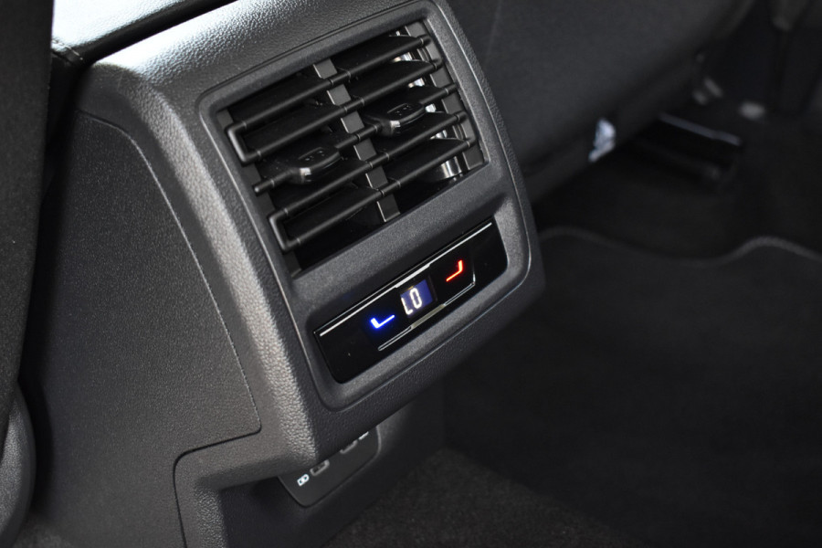Volkswagen GOLF Variant 1.5 TSI LIFE VIRTUAL/PDC/CARPLAY