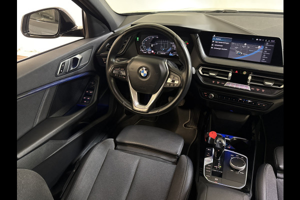 BMW 1-serie 118IA 140PK HIGH EXECUTIVE SPORT/NAVI/LED/CARPLAY