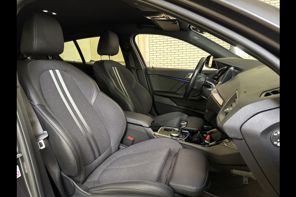 BMW 1-serie 118IA 140PK HIGH EXECUTIVE SPORT/NAVI/LED/CARPLAY