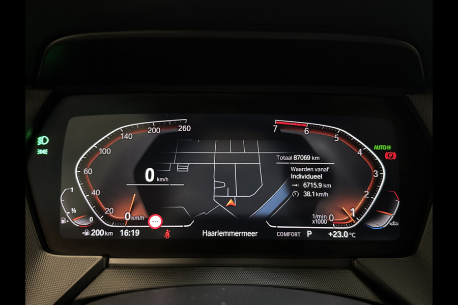 BMW 1-serie 118IA 140PK HIGH EXECUTIVE SPORT/NAVI/LED/CARPLAY