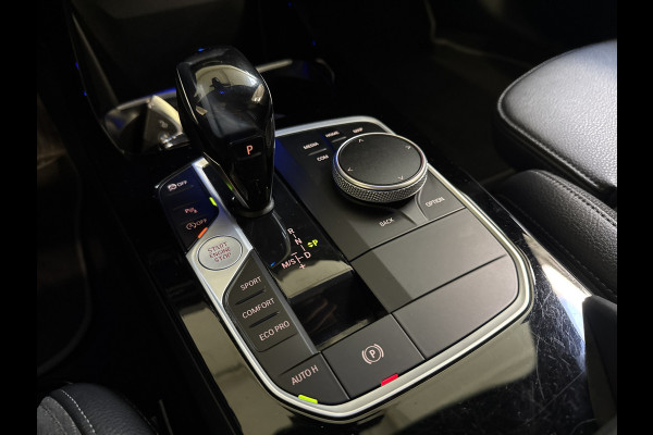 BMW 1-serie 118IA 140PK HIGH EXECUTIVE SPORT/NAVI/LED/CARPLAY