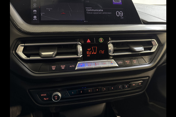 BMW 1-serie 118IA 140PK HIGH EXECUTIVE SPORT/NAVI/LED/CARPLAY