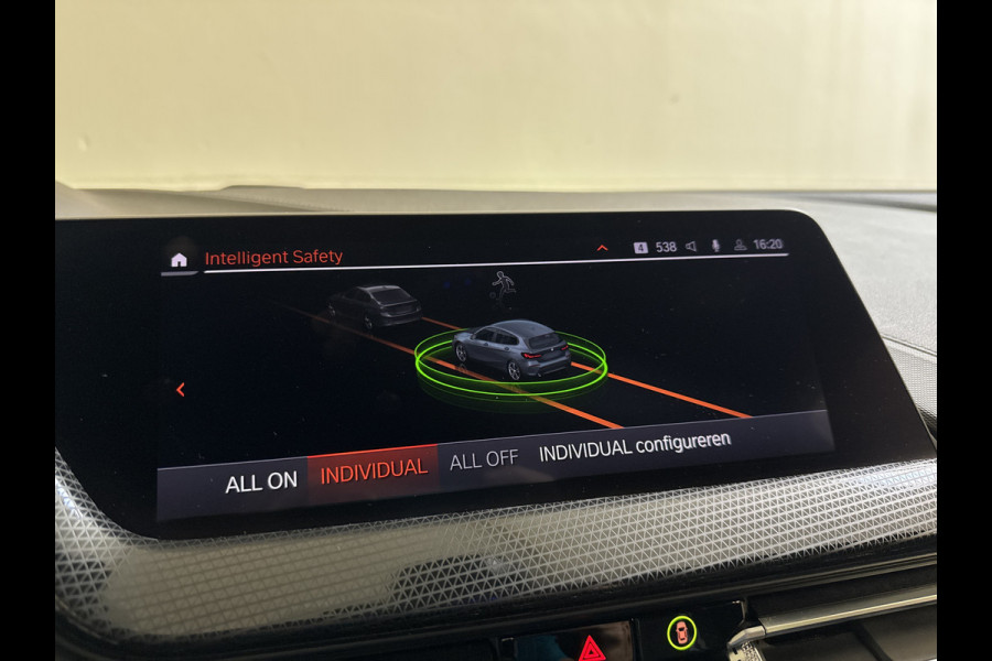 BMW 1-serie 118IA 140PK HIGH EXECUTIVE SPORT/NAVI/LED/CARPLAY