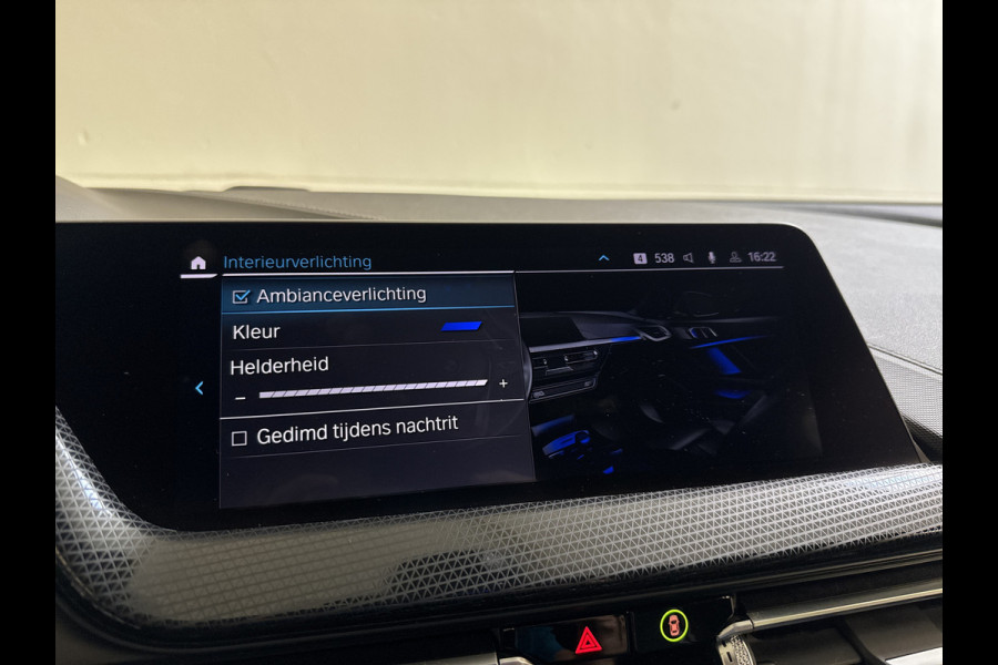 BMW 1-serie 118IA 140PK HIGH EXECUTIVE SPORT/NAVI/LED/CARPLAY