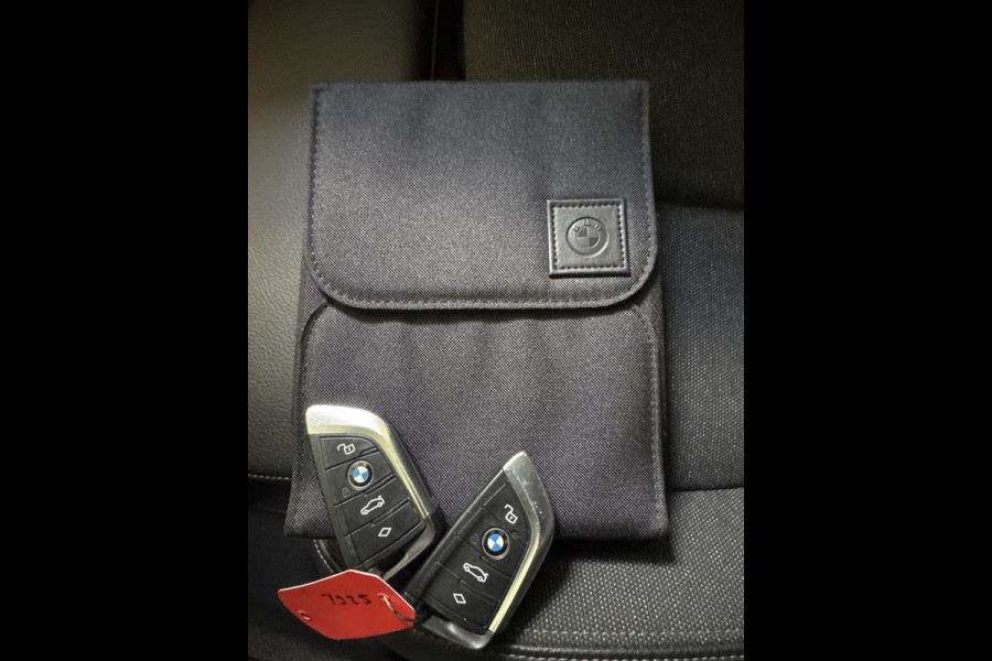 BMW 1-serie 118IA 140PK HIGH EXECUTIVE SPORT/NAVI/LED/CARPLAY