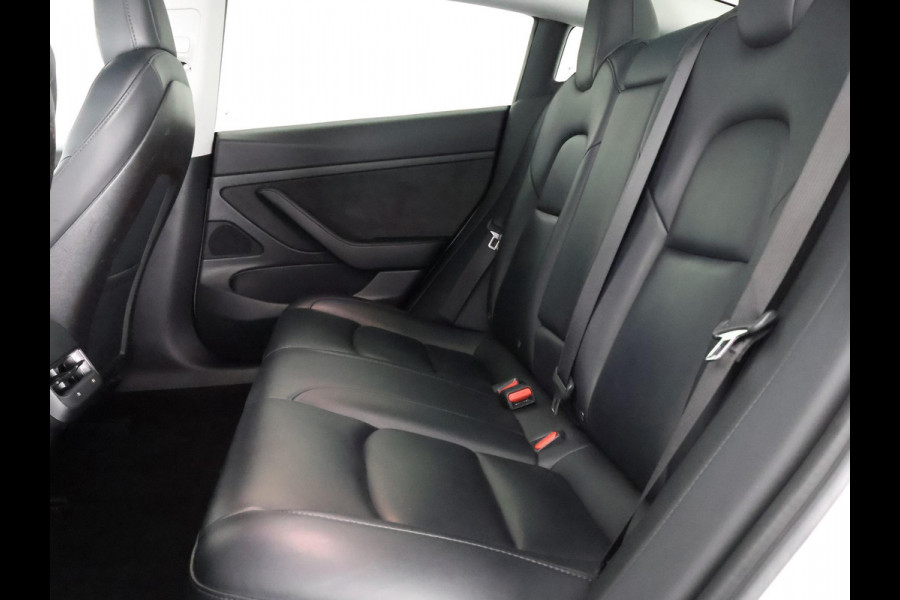 Tesla Model 3 BLACKLINE BI-TONE PANO STD ACCUTEST 86% RWD 60 kWH LEDER.NAVI.CAMERA.AUTOPILOT, STOELVERWARMING EN NOG VEEL MEER!