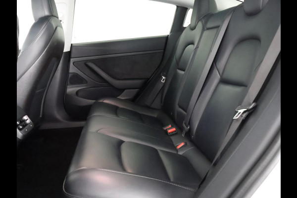 Tesla Model 3 BLACKLINE BI-TONE PANO STD ACCUTEST 86% RWD 60 kWH LEDER.NAVI.CAMERA.AUTOPILOT, STOELVERWARMING EN NOG VEEL MEER!