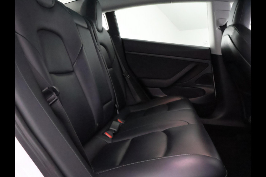 Tesla Model 3 BLACKLINE BI-TONE PANO STD ACCUTEST 86% RWD 60 kWH LEDER.NAVI.CAMERA.AUTOPILOT, STOELVERWARMING EN NOG VEEL MEER!
