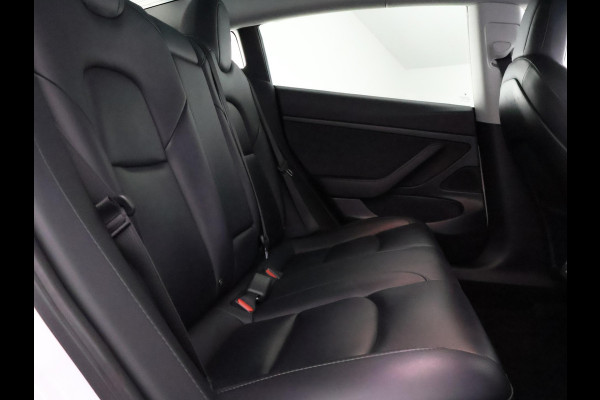 Tesla Model 3 BLACKLINE BI-TONE PANO STD ACCUTEST 86% RWD 60 kWH LEDER.NAVI.CAMERA.AUTOPILOT, STOELVERWARMING EN NOG VEEL MEER!