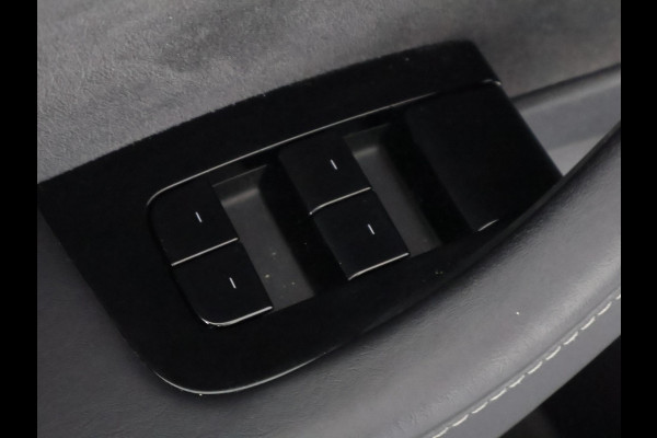 Tesla Model 3 BLACKLINE BI-TONE PANO STD ACCUTEST 86% RWD 60 kWH LEDER.NAVI.CAMERA.AUTOPILOT, STOELVERWARMING EN NOG VEEL MEER!