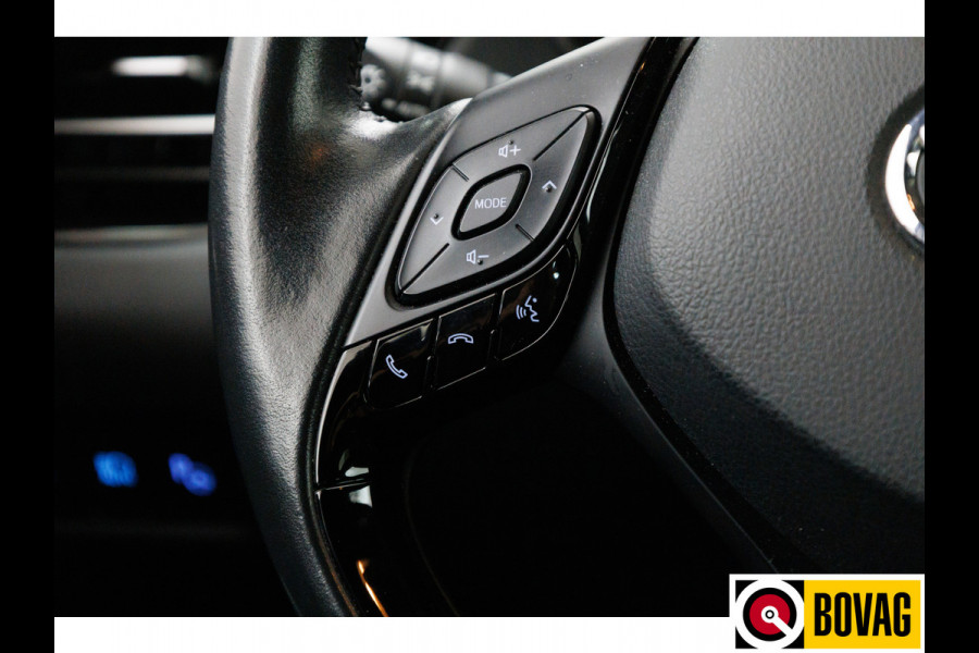 Toyota C-HR 2.0 Hybrid Team D 153 PK | Stoel & Stuurverw. | Adap. Cruise | Camera | App. connect | Dode hoek detectie, All season banden, Lane assist, Automatisch inparkeren, PDC V+A