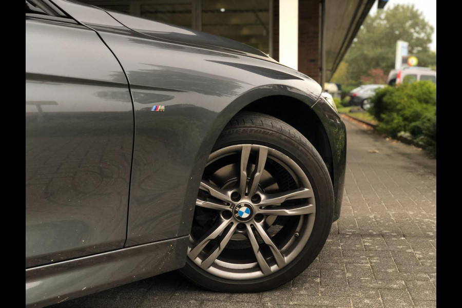 BMW 3 Serie Touring 318i M Sport | Leder, Navi, Carplay, Stoelverw., Cruise, Climate, El. Achterklep | Dealeronderhouden | NAP |