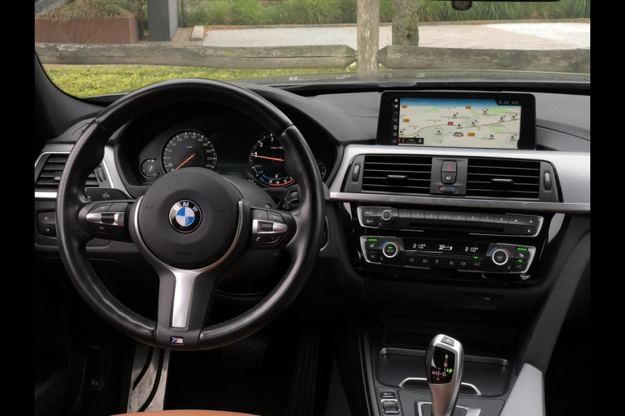 BMW 3 Serie Touring 318i M Sport | Leder, Navi, Carplay, Stoelverw., Cruise, Climate, El. Achterklep | Dealeronderhouden | NAP |
