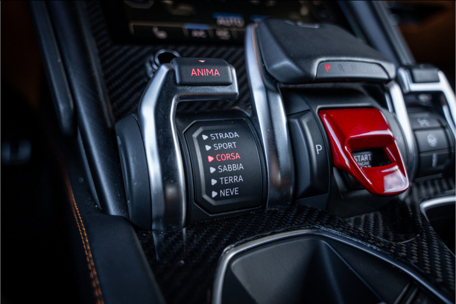 Lamborghini Urus 4.0 V8 Graphite Capsule - Mansory Pack | Full Carbon | Keramisch | Alcantara