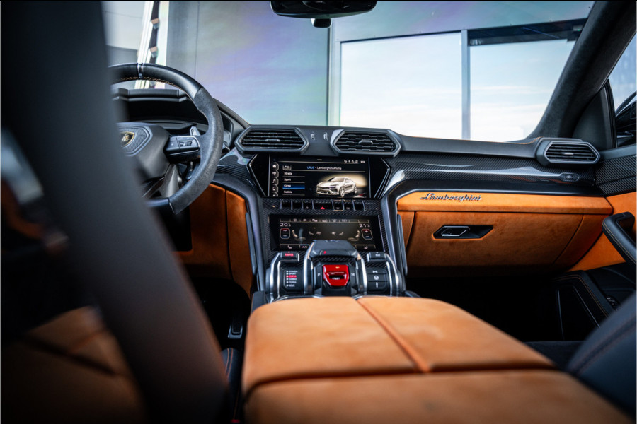 Lamborghini Urus 4.0 V8 Graphite Capsule - Mansory Pack | Full Carbon | Keramisch | Alcantara