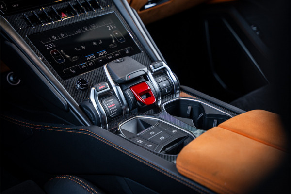 Lamborghini Urus 4.0 V8 Graphite Capsule - Mansory Pack | Full Carbon | Keramisch | Alcantara