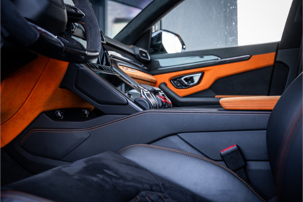 Lamborghini Urus 4.0 V8 Graphite Capsule - Mansory Pack | Full Carbon | Keramisch | Alcantara
