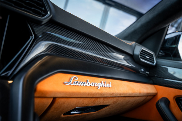 Lamborghini Urus 4.0 V8 Graphite Capsule - Mansory Pack | Full Carbon | Keramisch | Alcantara