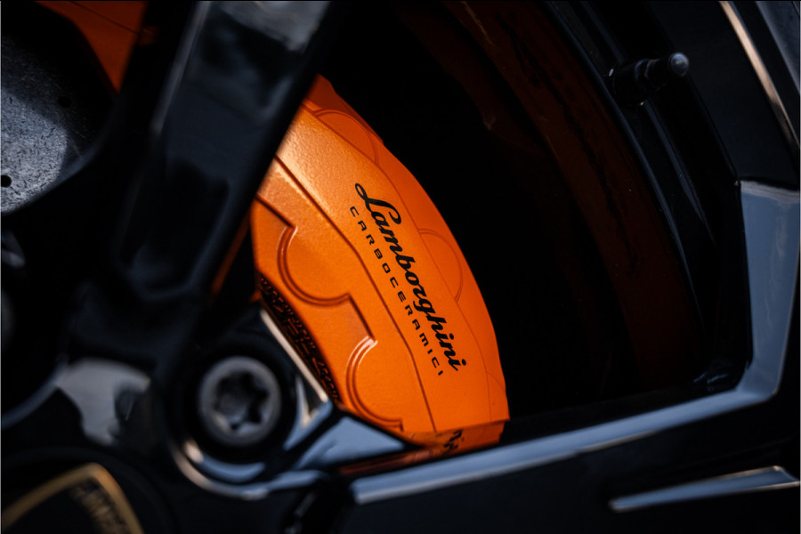 Lamborghini Urus 4.0 V8 Graphite Capsule - Mansory Pack | Full Carbon | Keramisch | Alcantara