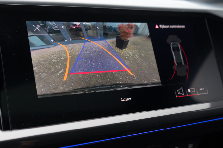 Audi Q4 Sportback e-tron 40 / 2x S-line/ Sonos/ Head-Up Display /Ruit-lederen bekleding/ Adaptive Cruise Control/ Panoramadak/ 150kW (204PK)