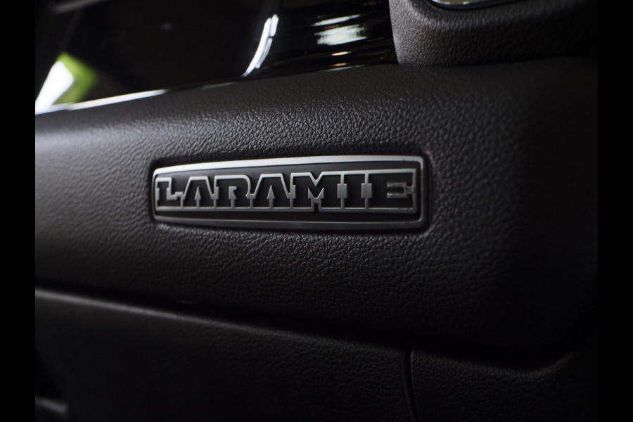 Dodge Ram | 1500 | Laramie |Premium Night | 3.0L I6 Hurricane | 4X4 | BPM-VRIJ | BPM-VRIJ | 14,4-inch Touchscreen | Passenger Display | Getoonde accessoires zijn verkrijgbaar tegen meerprijs