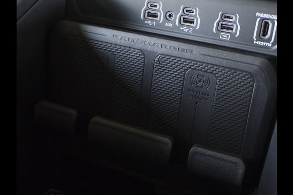 Dodge Ram | 1500 | Laramie |Premium Night | 3.0L I6 Hurricane | 4X4 | BPM-VRIJ | BPM-VRIJ | 14,4-inch Touchscreen | Passenger Display | Getoonde accessoires zijn verkrijgbaar tegen meerprijs