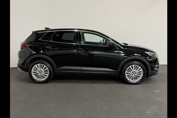 Opel Grandland X 1.2 Turbo Innovation Navigatie Carplay Android auto Camera Keyless Entry Elektrisch bedienbare achterklep Dodehoek Sensoren