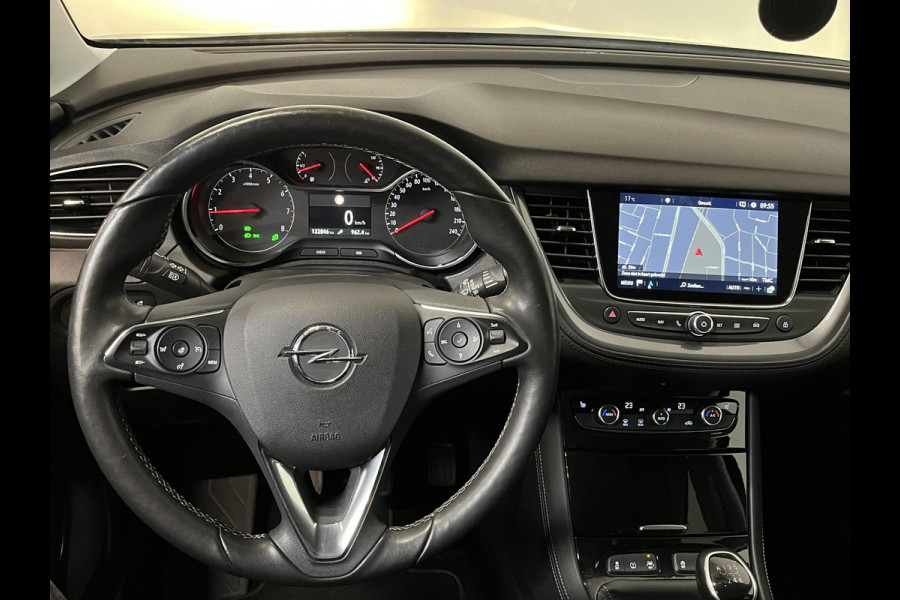 Opel Grandland X 1.2 Turbo Innovation Navigatie Carplay Android auto Camera Keyless Entry Elektrisch bedienbare achterklep Dodehoek Sensoren