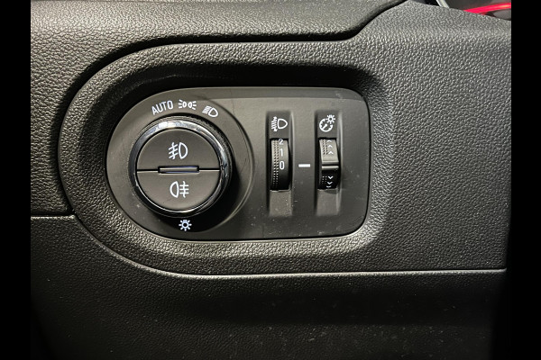 Opel Grandland X 1.2 Turbo Innovation Navigatie Carplay Android auto Camera Keyless Entry Elektrisch bedienbare achterklep Dodehoek Sensoren