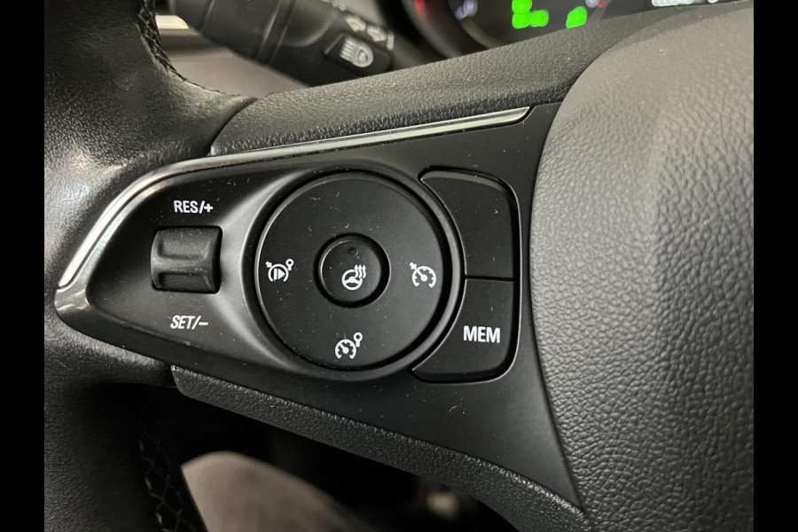 Opel Grandland X 1.2 Turbo Innovation Navigatie Carplay Android auto Camera Keyless Entry Elektrisch bedienbare achterklep Dodehoek Sensoren