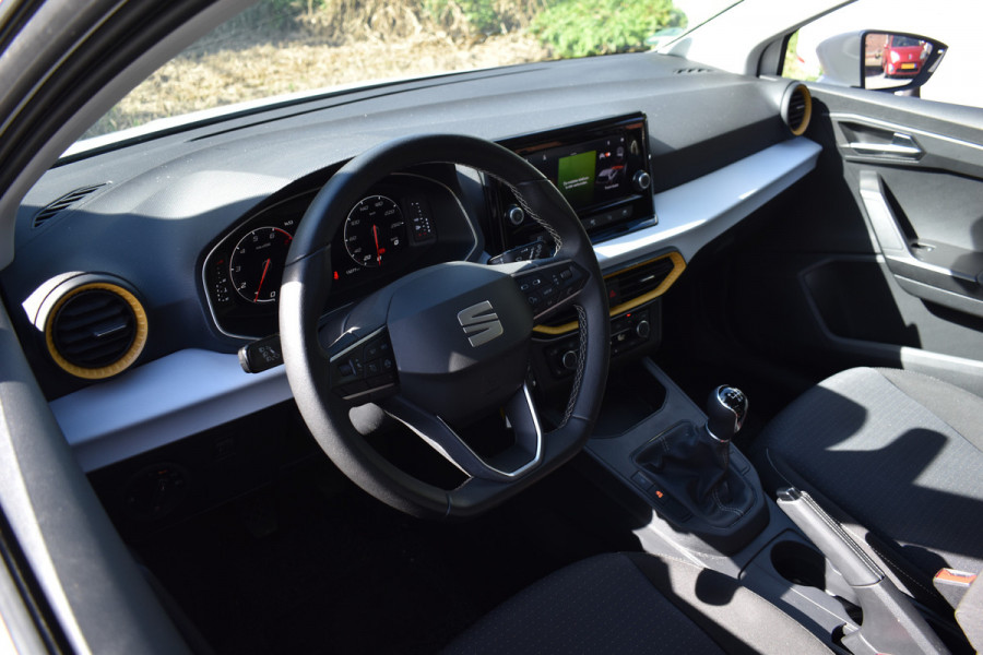 Seat Ibiza TSI 95PK BUSINESS STYLE VIRTUAL/NAVI/CARPLAY