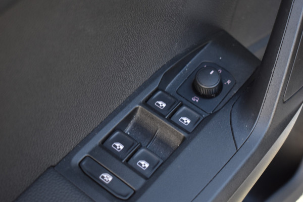 Seat Ibiza TSI 95PK BUSINESS STYLE VIRTUAL/NAVI/CARPLAY