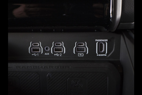 Dodge Ram 1500 | Laramie | Premium Night | 3.0L I6 Hurricane | Crew Cab | 4X4 | | BPM-VRIJ | Niveau regeling | Passenger Display | Getoonde accessoires zijn verkrijgbaar tegen meerprijs Dodge Ram 1500 | Laramie | Premium Night | 3.0L I6 Hurricane | Crew Cab | 4X4 | | BPM-VRIJ | Niveau regeling | Passenger Display | Getoonde accessoires zijn verkrijgbaar tegen meerprijs