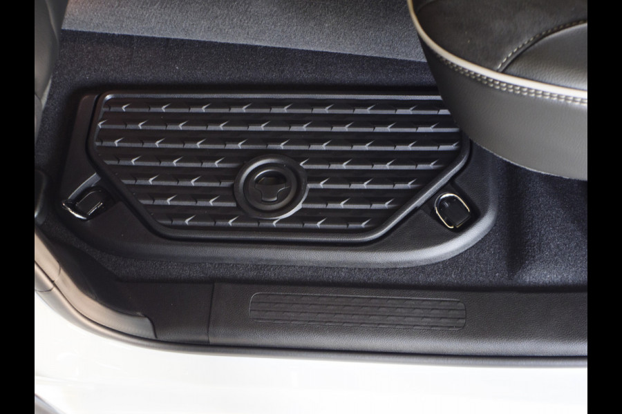 Dodge Ram 1500 | Laramie | Premium Night | 3.0L I6 Hurricane | Crew Cab | 4X4 | | BPM-VRIJ | Niveau regeling | Passenger Display | Getoonde accessoires zijn verkrijgbaar tegen meerprijs Dodge Ram 1500 | Laramie | Premium Night | 3.0L I6 Hurricane | Crew Cab | 4X4 | | BPM-VRIJ | Niveau regeling | Passenger Display | Getoonde accessoires zijn verkrijgbaar tegen meerprijs