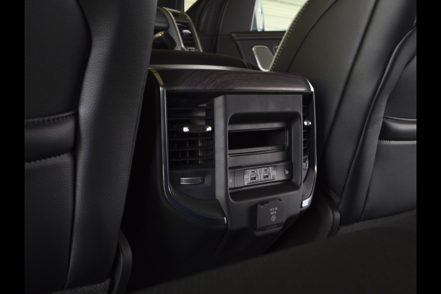 Dodge Ram 1500 | Laramie | Premium Night | 3.0L I6 Hurricane | Crew Cab | 4X4 | | BPM-VRIJ | Niveau regeling | Passenger Display | Getoonde accessoires zijn verkrijgbaar tegen meerprijs Dodge Ram 1500 | Laramie | Premium Night | 3.0L I6 Hurricane | Crew Cab | 4X4 | | BPM-VRIJ | Niveau regeling | Passenger Display | Getoonde accessoires zijn verkrijgbaar tegen meerprijs
