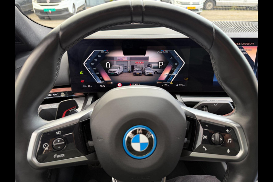 BMW i5 EDrive40 2024 M-PAKKET SHADOW PANORAMA LEDER HARMAN KARDON 1-EIG
