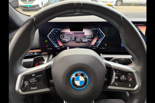 BMW i5 EDrive40 2024 M-PAKKET SHADOW PANORAMA LEDER HARMAN KARDON 1-EIG