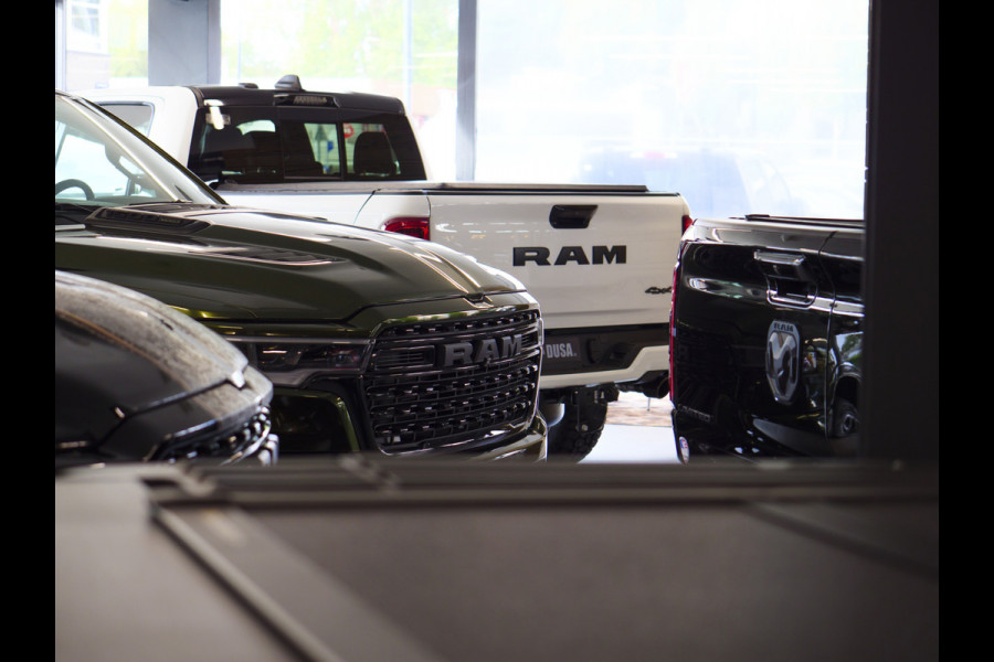 Dodge Ram | 1500 | Limited | Night | 3.0L Twin-Turbo I6 | High Output | BPM-VRIJ | Passenger Display | 14,4 Touch Screen | Harman Kardon | RAMBOX Getoonde accessoires zijn verkrijgbaar tegen meerprijs