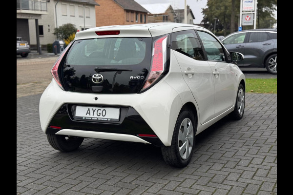 Toyota Aygo 1.0 VVT-i X-Play | Eerste eigenaar, Parkeercamera, Bluetooth, Stuurbediening, In hoogte verstelbare stoel