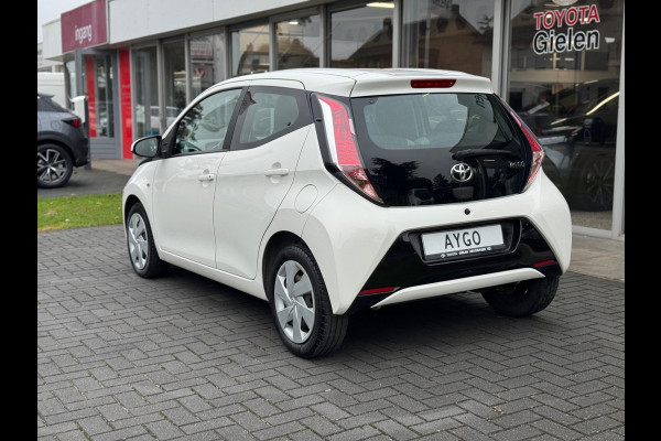 Toyota Aygo 1.0 VVT-i X-Play | Eerste eigenaar, Parkeercamera, Bluetooth, Stuurbediening, In hoogte verstelbare stoel