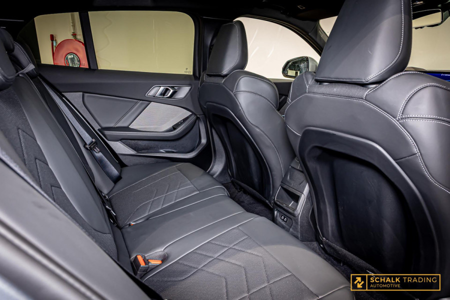 BMW 1-serie 120i|M-sport|Pano|H&K|Cam|Trekhaak|Leder|Garanti