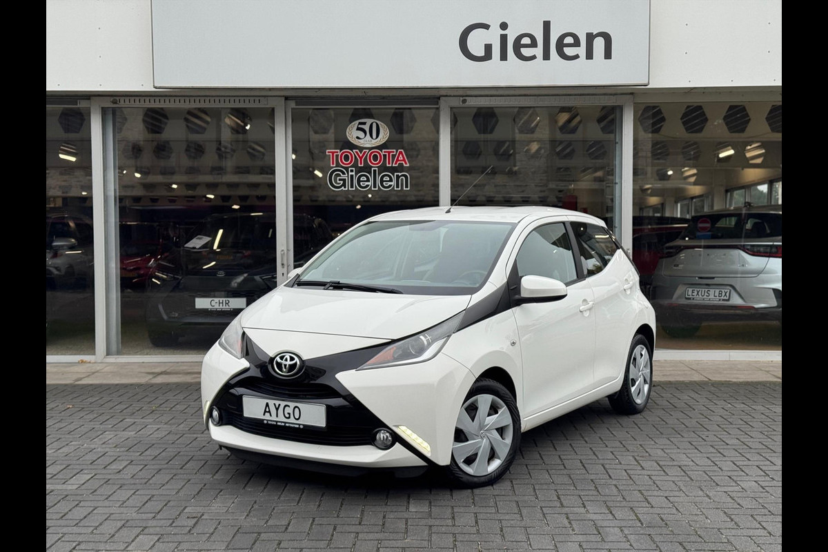 Toyota Aygo 1.0 VVT-i X-Play | Eerste eigenaar, Parkeercamera, Bluetooth, Stuurbediening, In hoogte verstelbare stoel