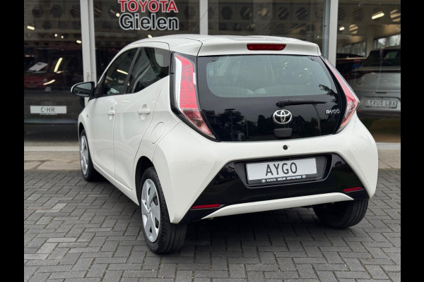 Toyota Aygo 1.0 VVT-i X-Play | Eerste eigenaar, Parkeercamera, Bluetooth, Stuurbediening, In hoogte verstelbare stoel