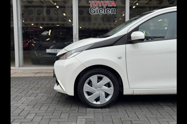 Toyota Aygo 1.0 VVT-i X-Play | Eerste eigenaar, Parkeercamera, Bluetooth, Stuurbediening, In hoogte verstelbare stoel