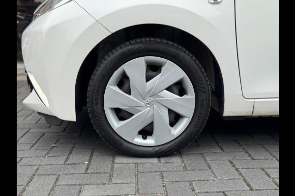 Toyota Aygo 1.0 VVT-i X-Play | Eerste eigenaar, Parkeercamera, Bluetooth, Stuurbediening, In hoogte verstelbare stoel