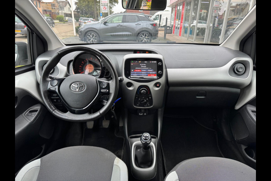Toyota Aygo 1.0 VVT-i X-Play | Eerste eigenaar, Parkeercamera, Bluetooth, Stuurbediening, In hoogte verstelbare stoel
