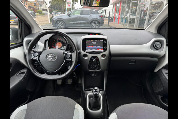 Toyota Aygo 1.0 VVT-i X-Play | Eerste eigenaar, Parkeercamera, Bluetooth, Stuurbediening, In hoogte verstelbare stoel