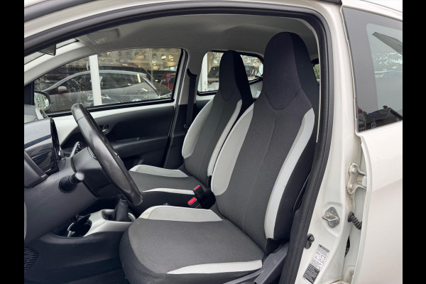 Toyota Aygo 1.0 VVT-i X-Play | Eerste eigenaar, Parkeercamera, Bluetooth, Stuurbediening, In hoogte verstelbare stoel