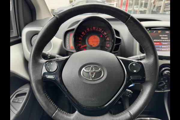 Toyota Aygo 1.0 VVT-i X-Play | Eerste eigenaar, Parkeercamera, Bluetooth, Stuurbediening, In hoogte verstelbare stoel
